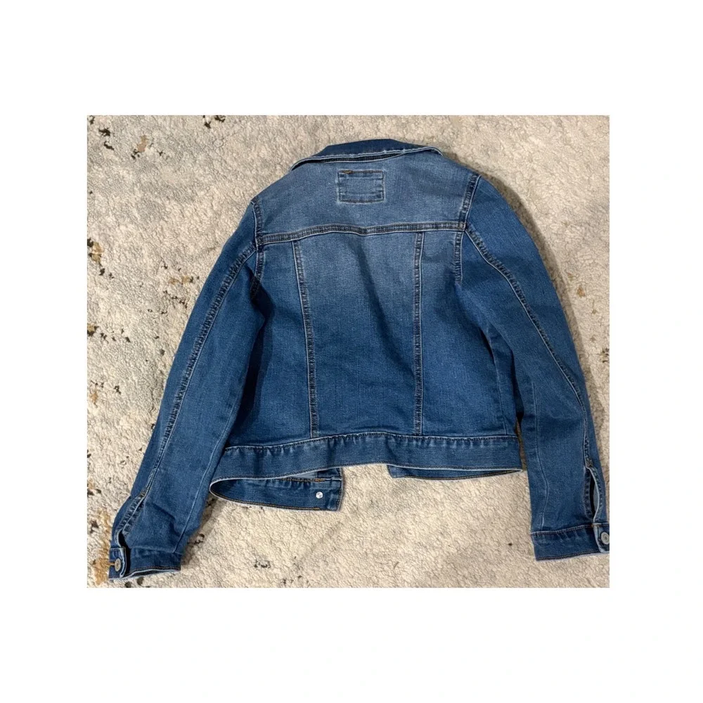SO Girls Blue Denim Trucker Jacket Medium Wash Button Front Size Large L 8/10